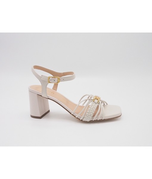 Unisa Mely/Ivory
