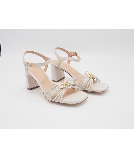 Unisa Mely/Ivory